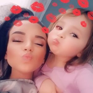 Meet your Posher, Kayla